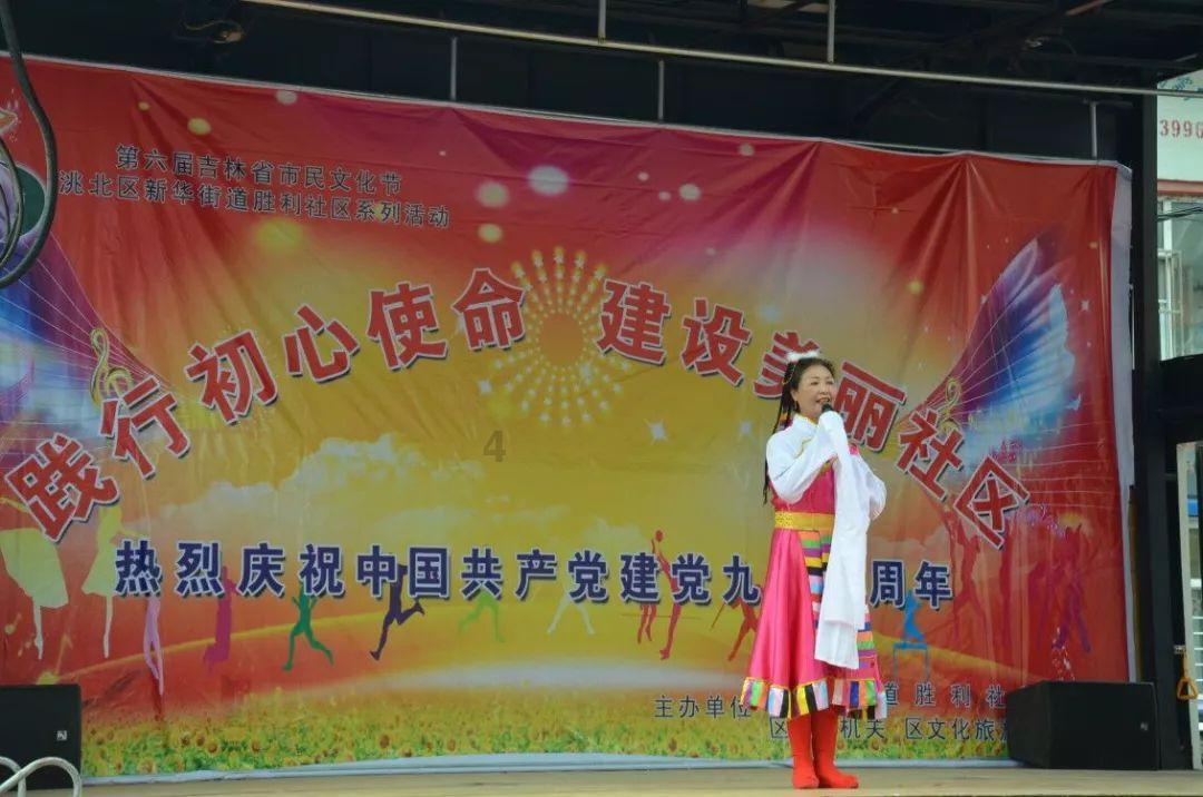 时尚女装设计师